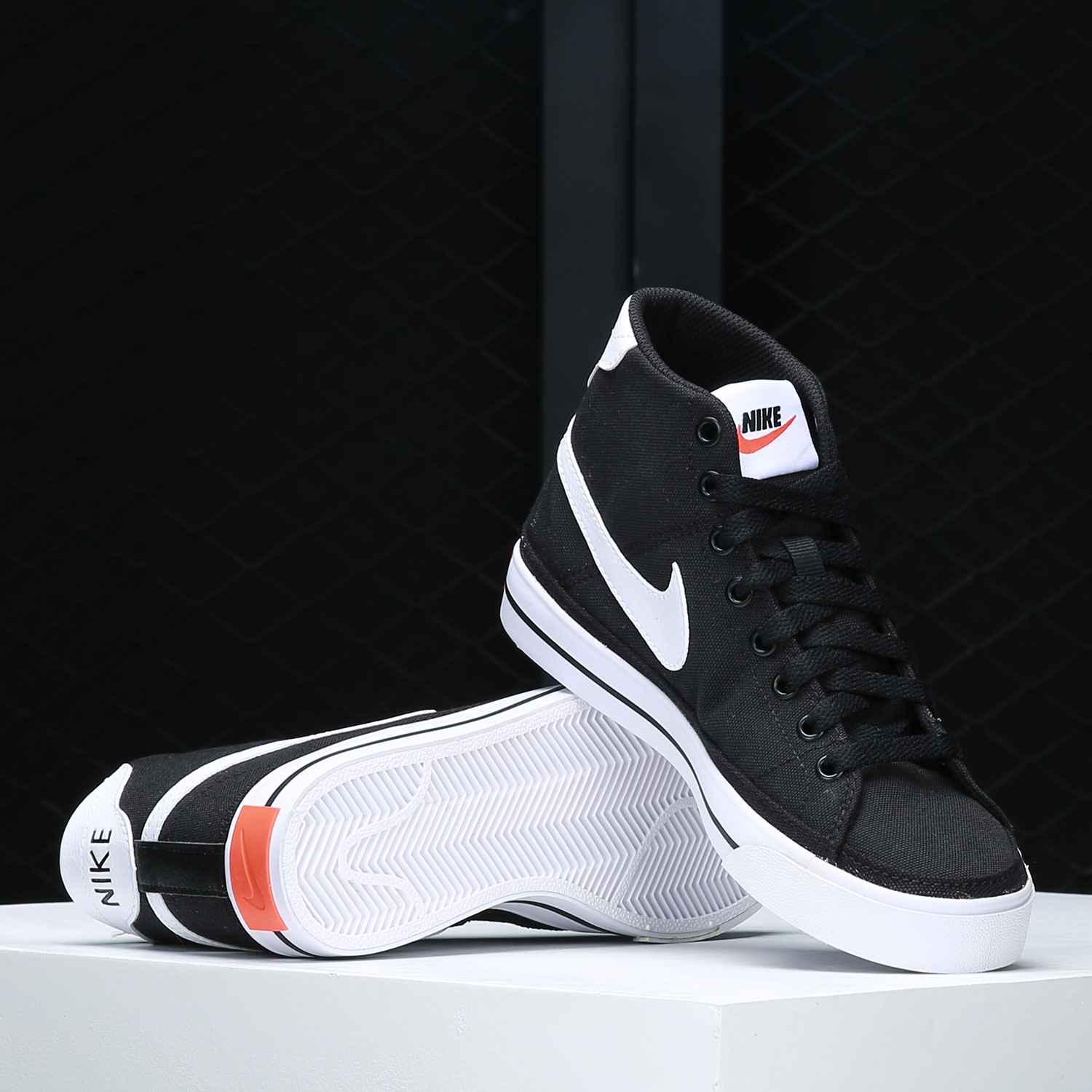 Nike Authentic COURT LEGACY CN - огляд і ціна Vans Shoes Authentic